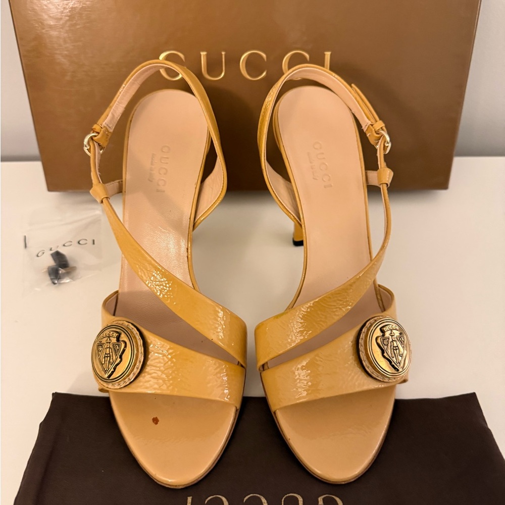 Authentic Gucci Strappy Sandals in Nude Patent Leather, Size 6+